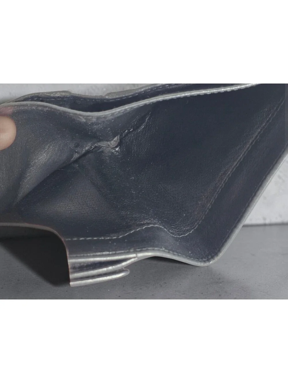 Authentic Gucci Vintage Black Leather Bifold Wallet - Silver Hardware